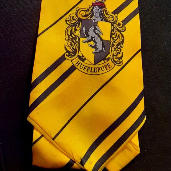 NEW! Harry Potter Hufflepuff Tie from The Wizarding World - In Packaging! -Adult - Picture 2 of 5